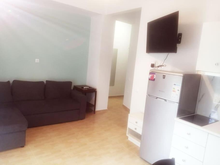 3 Room Apartment By The Beach - Free Parking Peraía Dış mekan fotoğraf